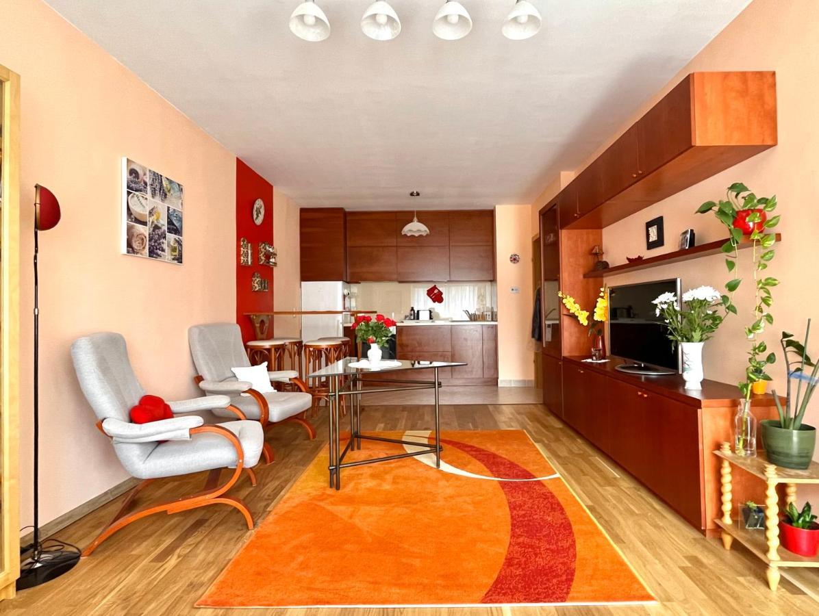 Lovely Home - Free Parking ブダペスト エクステリア 写真