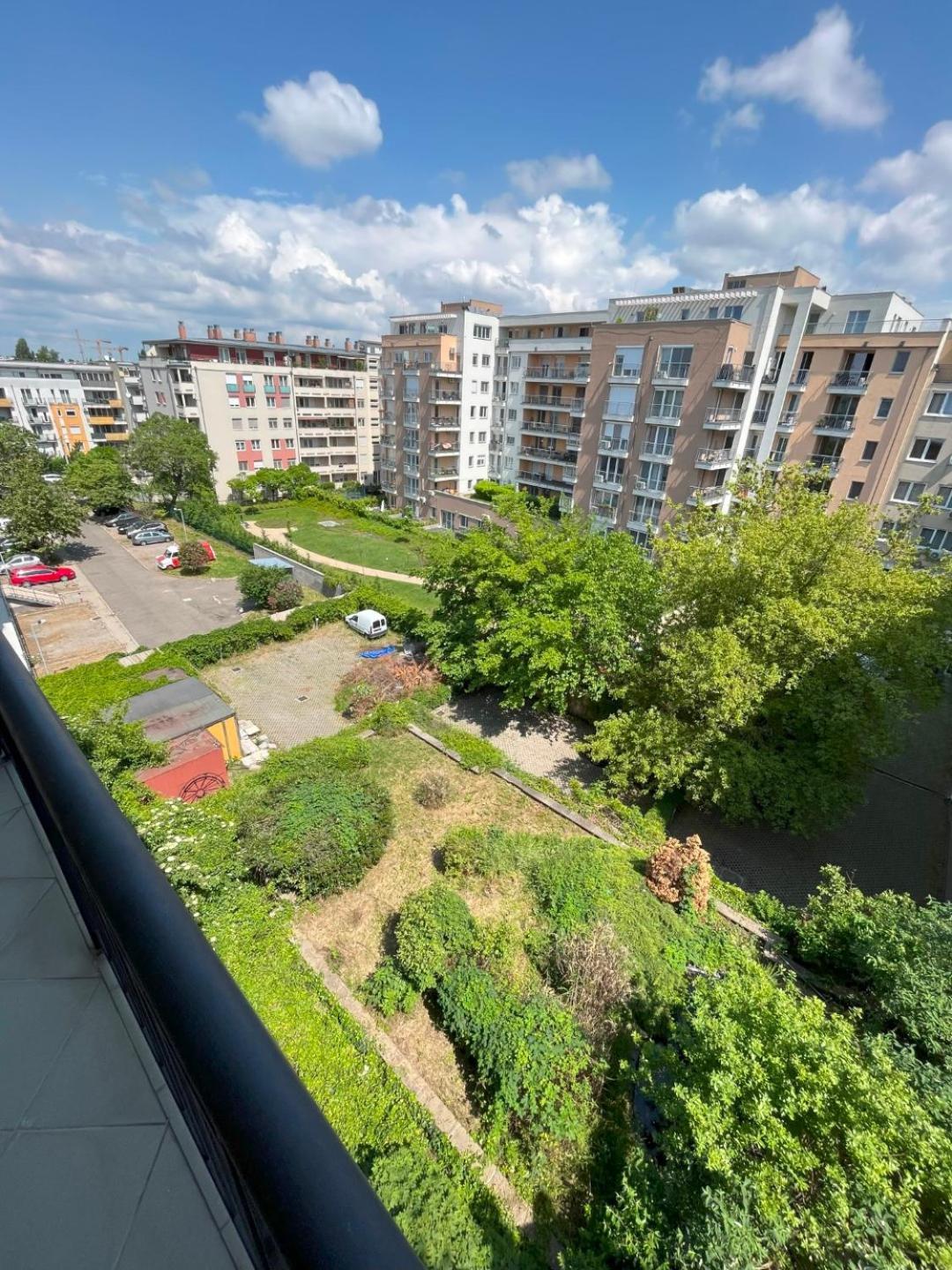 Lovely Home - Free Parking ブダペスト エクステリア 写真